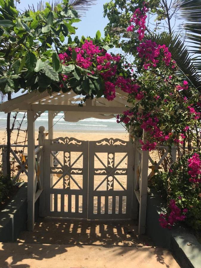 Pele'S Windsong Wood Cottage On The Beach Benaulim Bagian luar foto