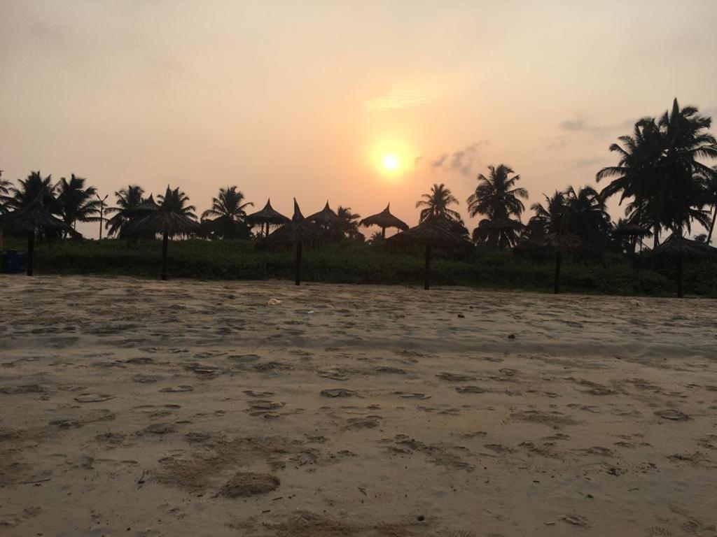 Pele'S Windsong Wood Cottage On The Beach Benaulim Bagian luar foto