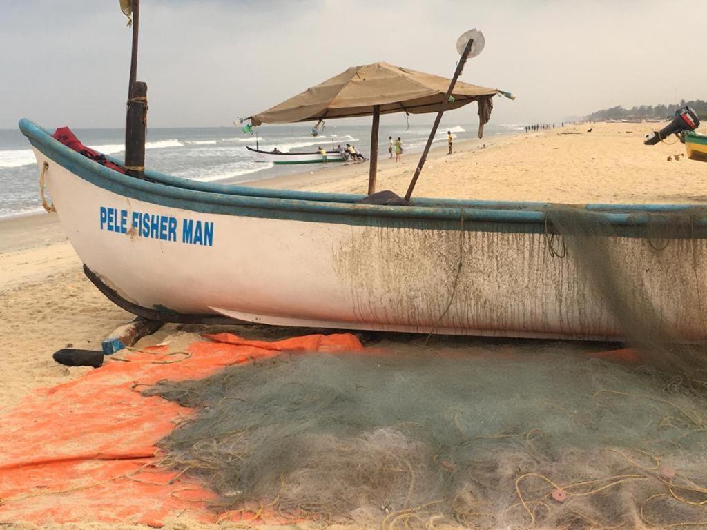 Pele'S Windsong Wood Cottage On The Beach Benaulim Bagian luar foto