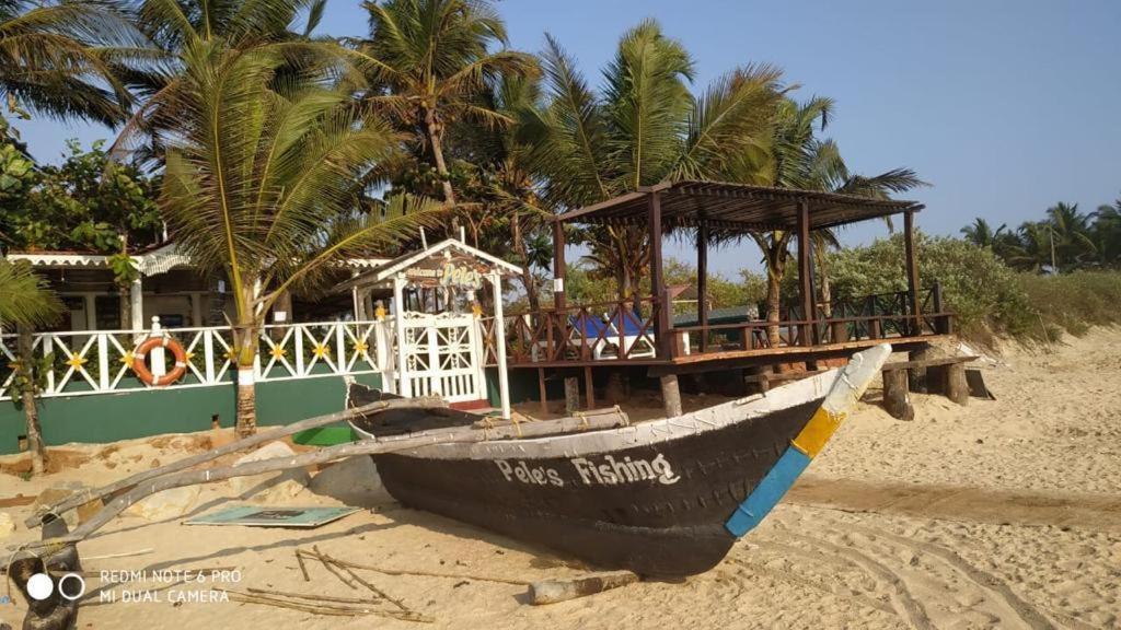 Pele'S Windsong Wood Cottage On The Beach Benaulim Bagian luar foto