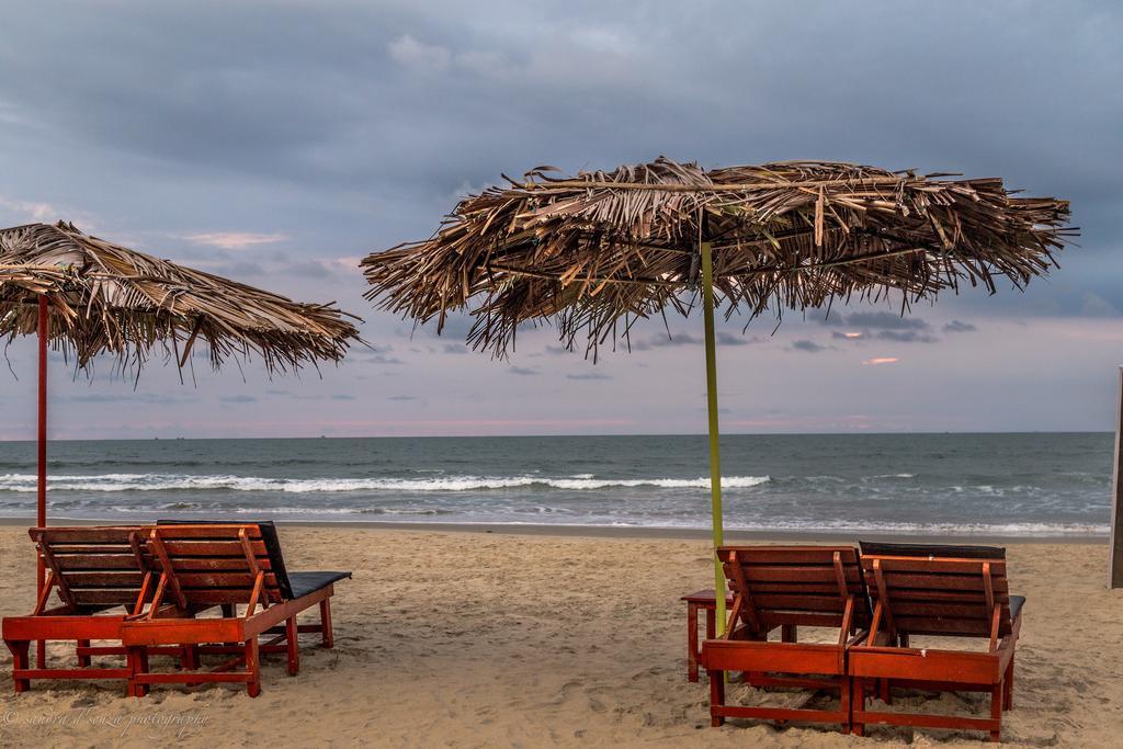 Pele'S Windsong Wood Cottage On The Beach Benaulim Bagian luar foto