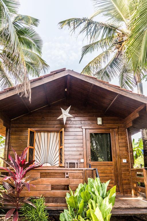 Pele'S Windsong Wood Cottage On The Beach Benaulim Ruang foto