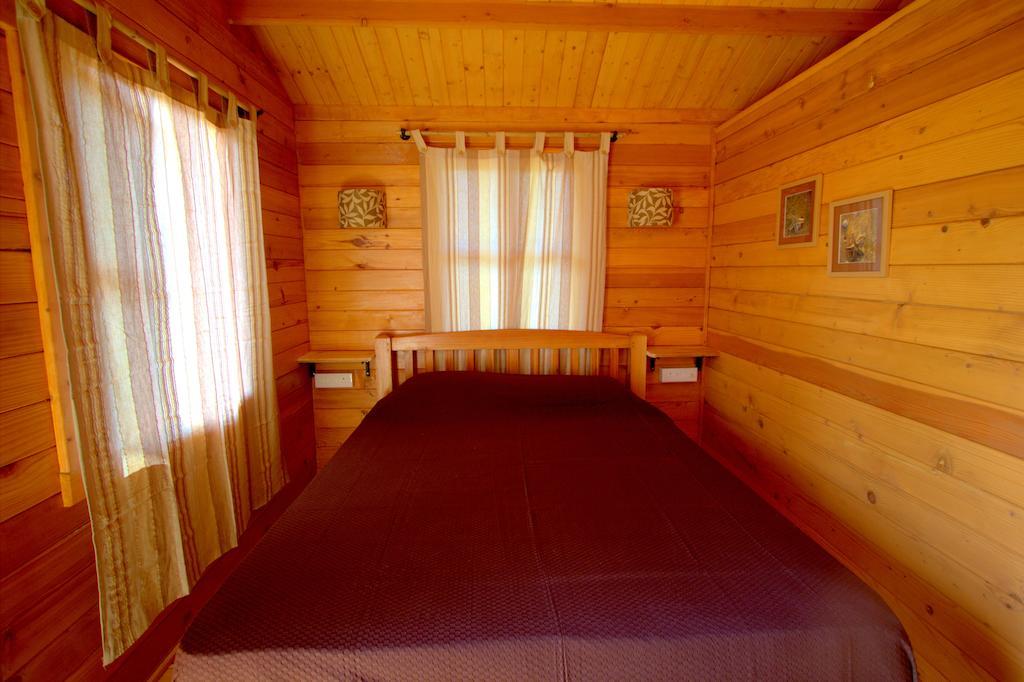 Pele'S Windsong Wood Cottage On The Beach Benaulim Bagian luar foto