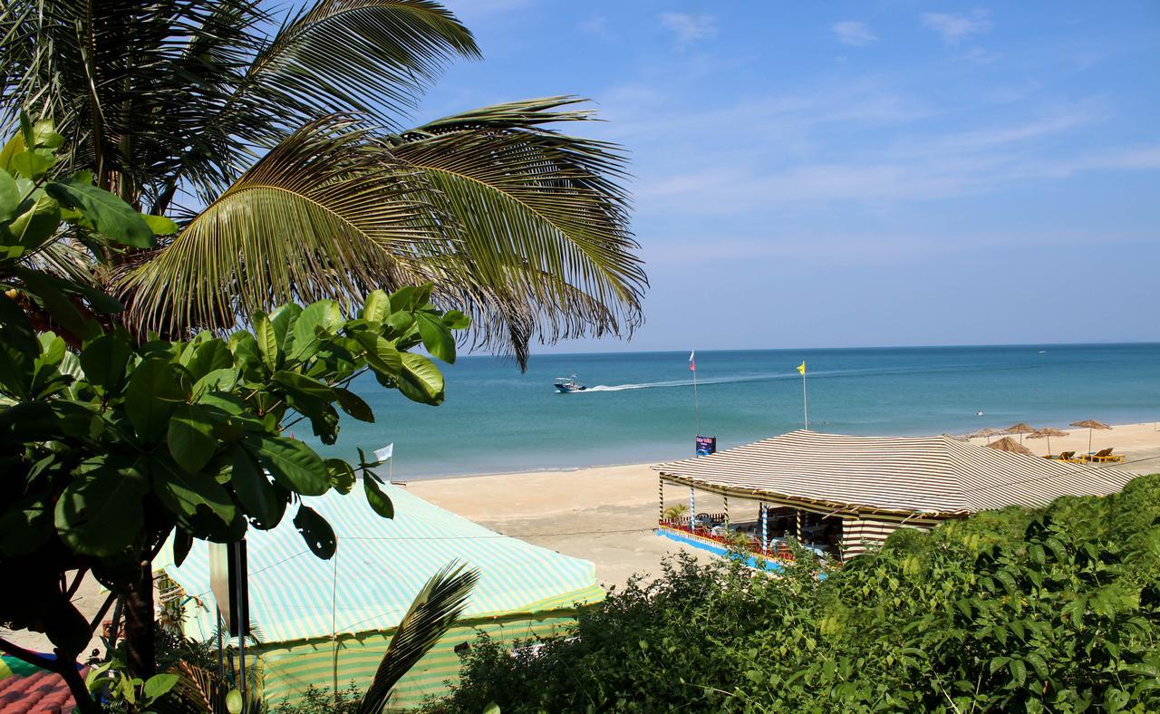 Pele'S Windsong Wood Cottage On The Beach Benaulim Bagian luar foto