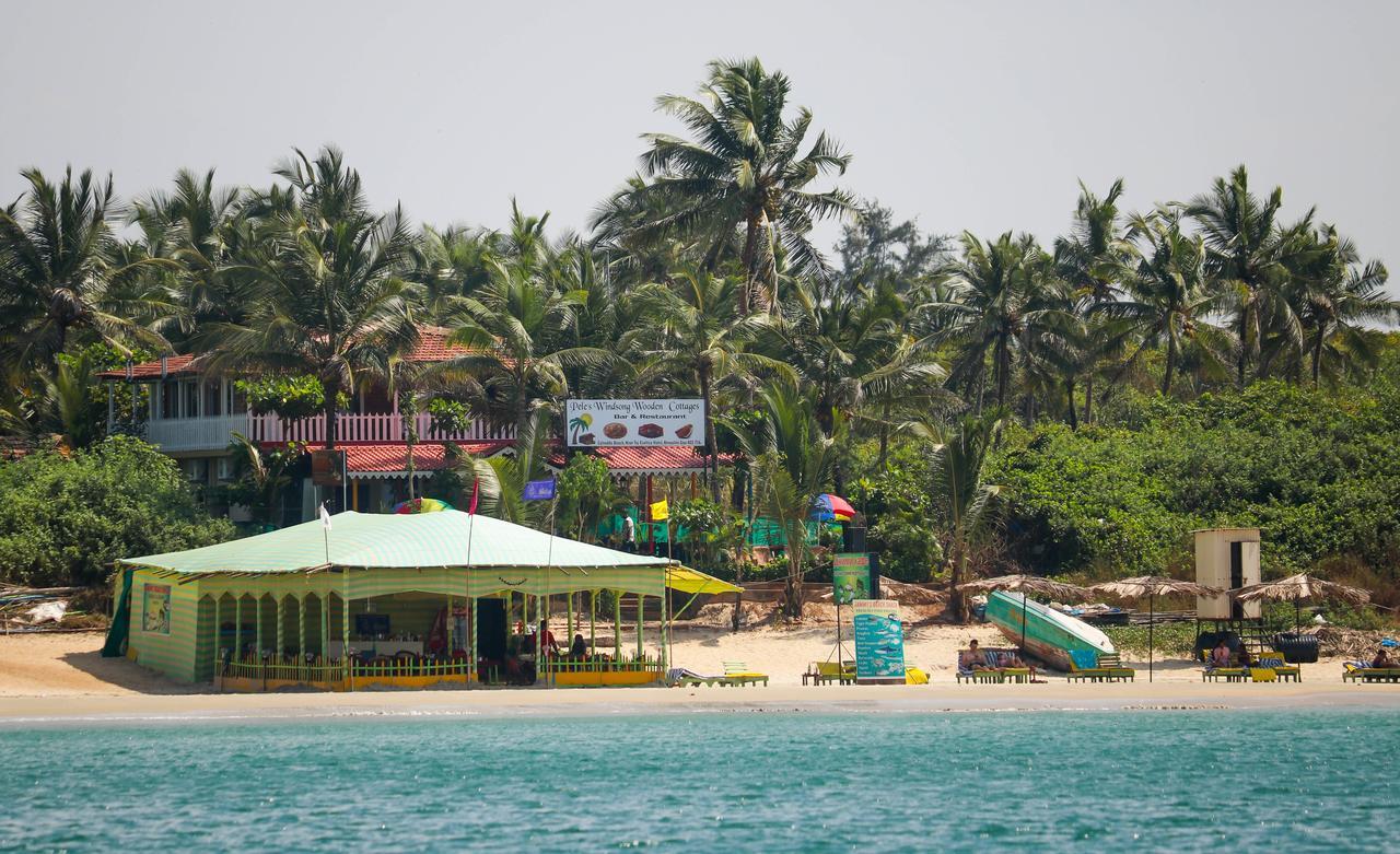 Pele'S Windsong Wood Cottage On The Beach Benaulim Bagian luar foto