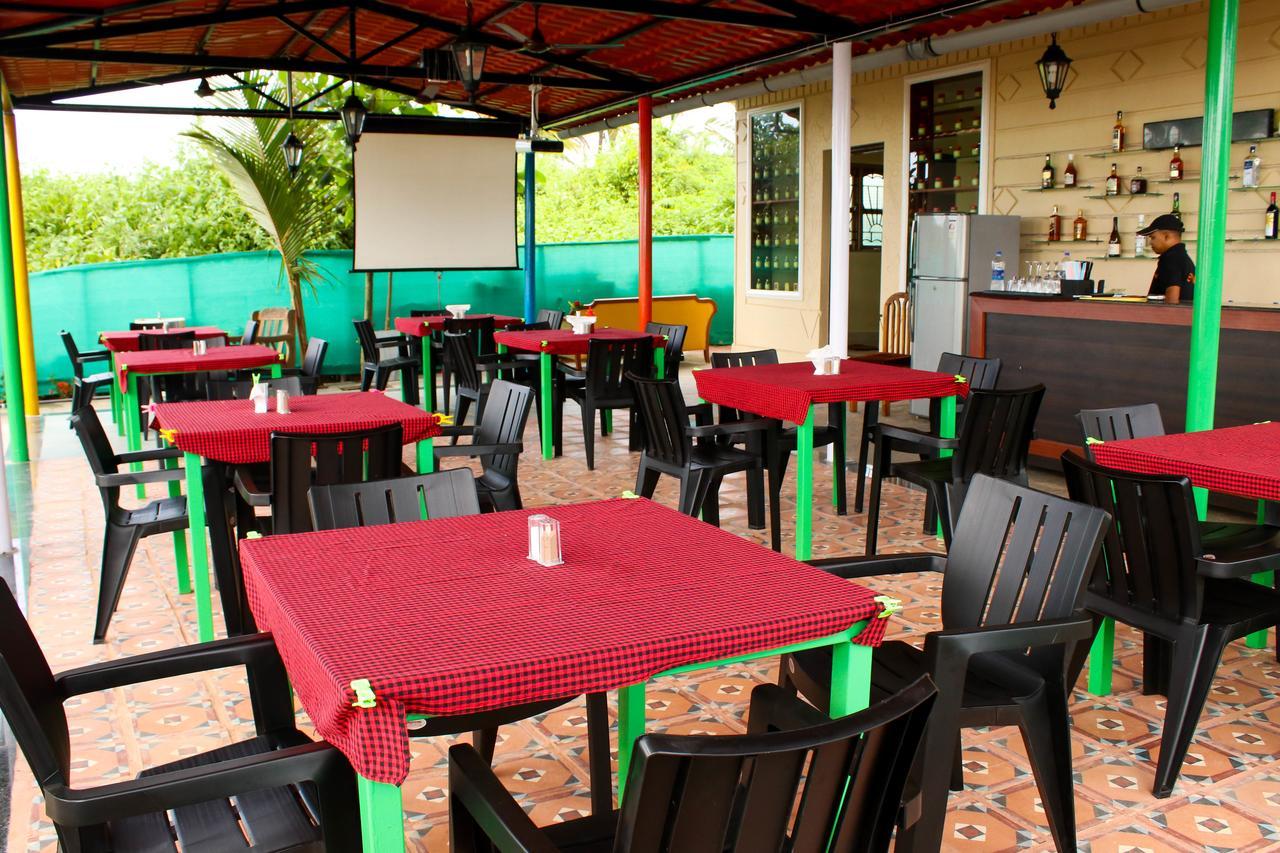 Pele'S Windsong Wood Cottage On The Beach Benaulim Bagian luar foto