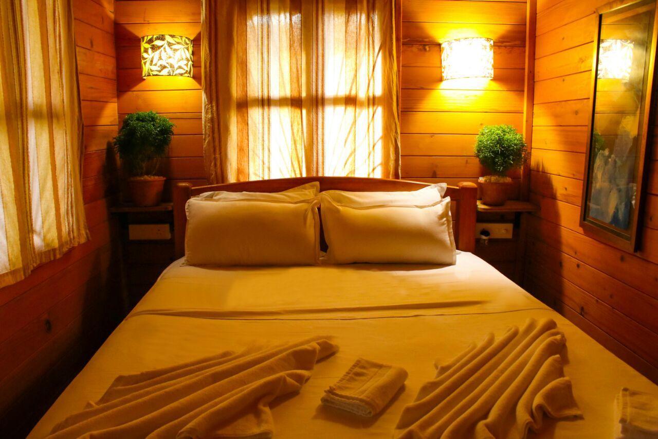 Pele'S Windsong Wood Cottage On The Beach Benaulim Bagian luar foto