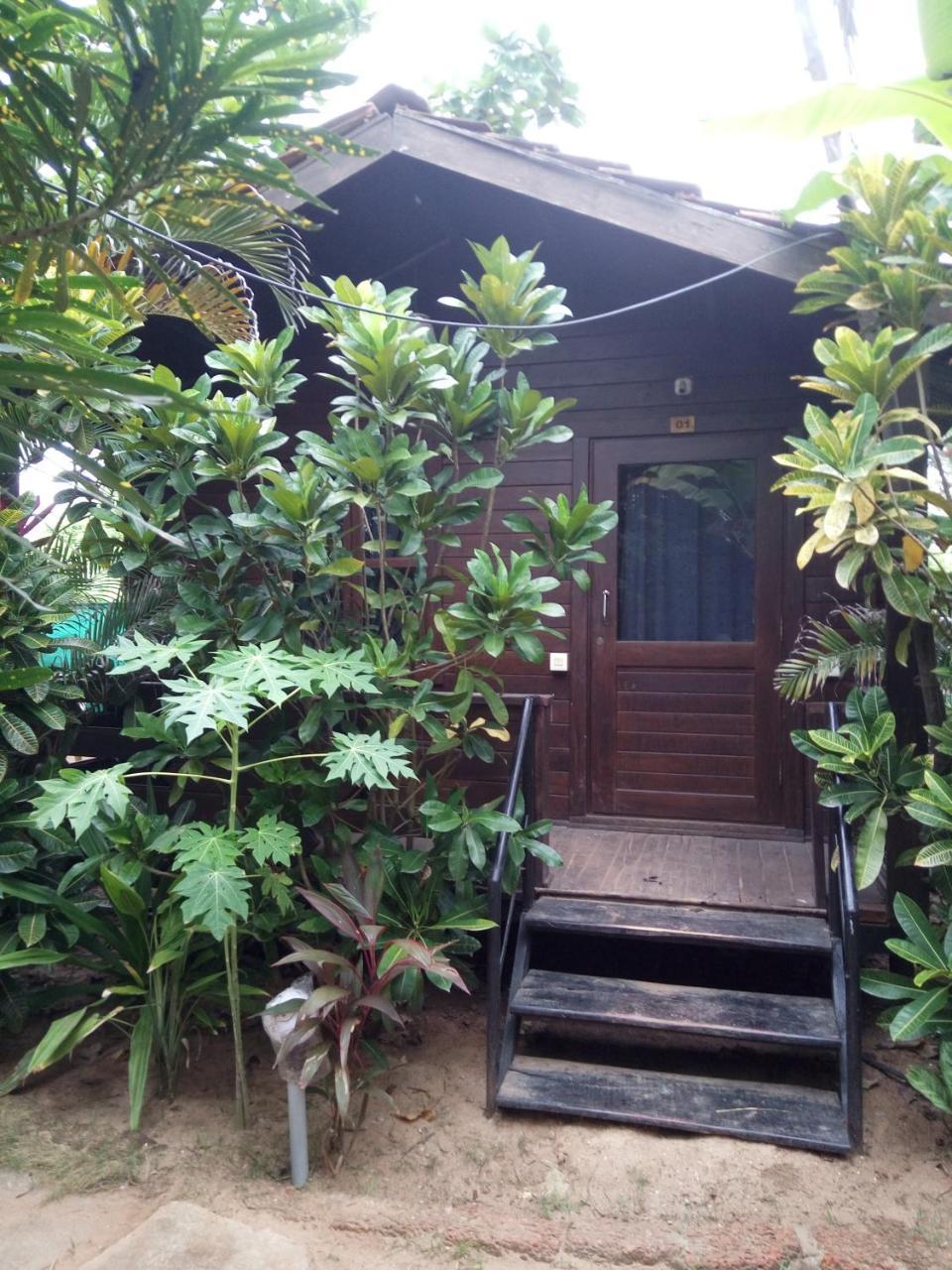Pele'S Windsong Wood Cottage On The Beach Benaulim Bagian luar foto